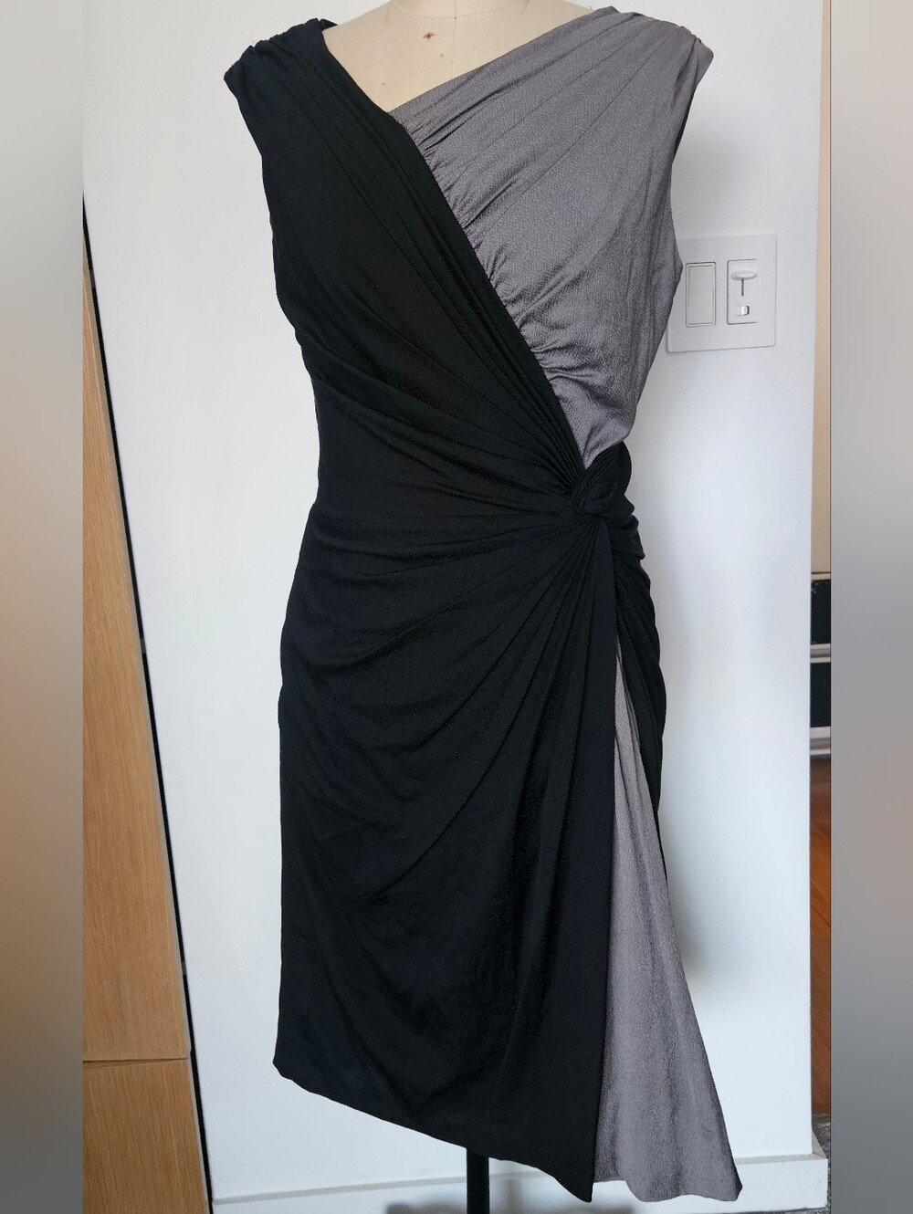 Tadashi Shoji Front Knot Black And Gray Dress Size 10